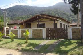 CASA ESPAÇOSA 4 DORMITÓRIOS A 150M DA PRAIA DA MARANDUBA / UBATUBA